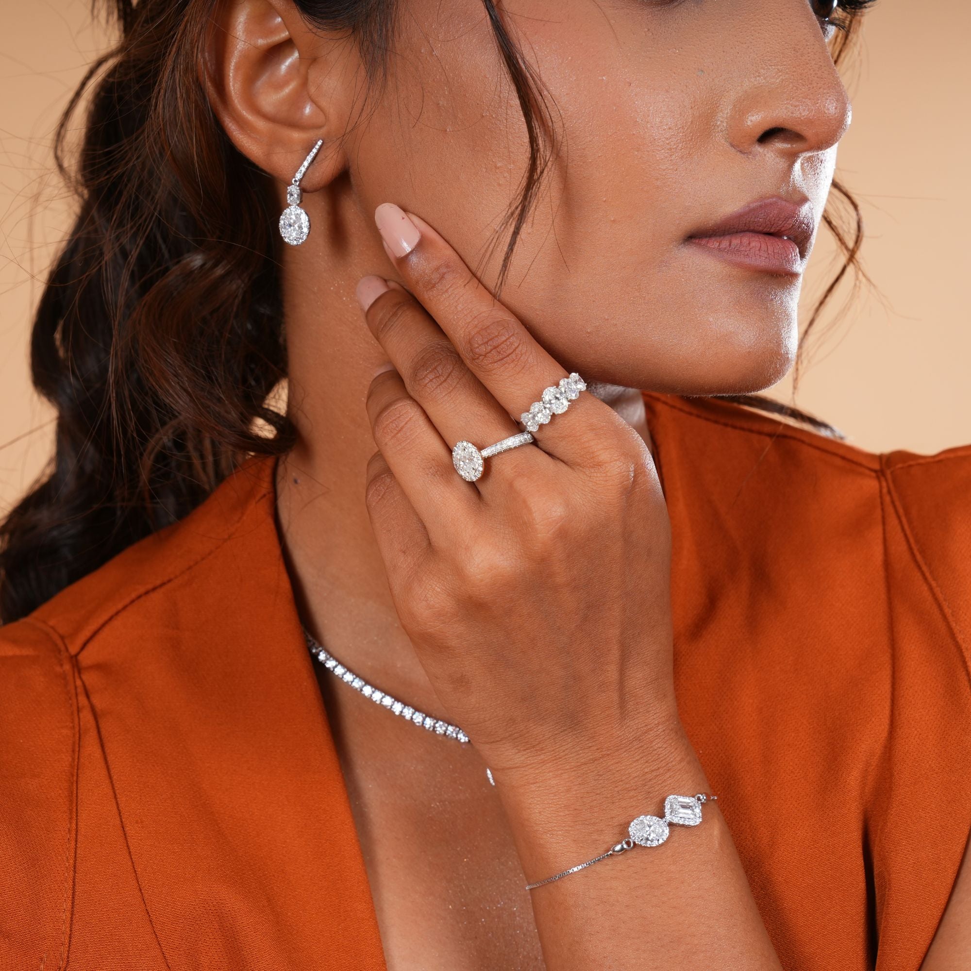 Seraphine Graduating Oval Diamond Band