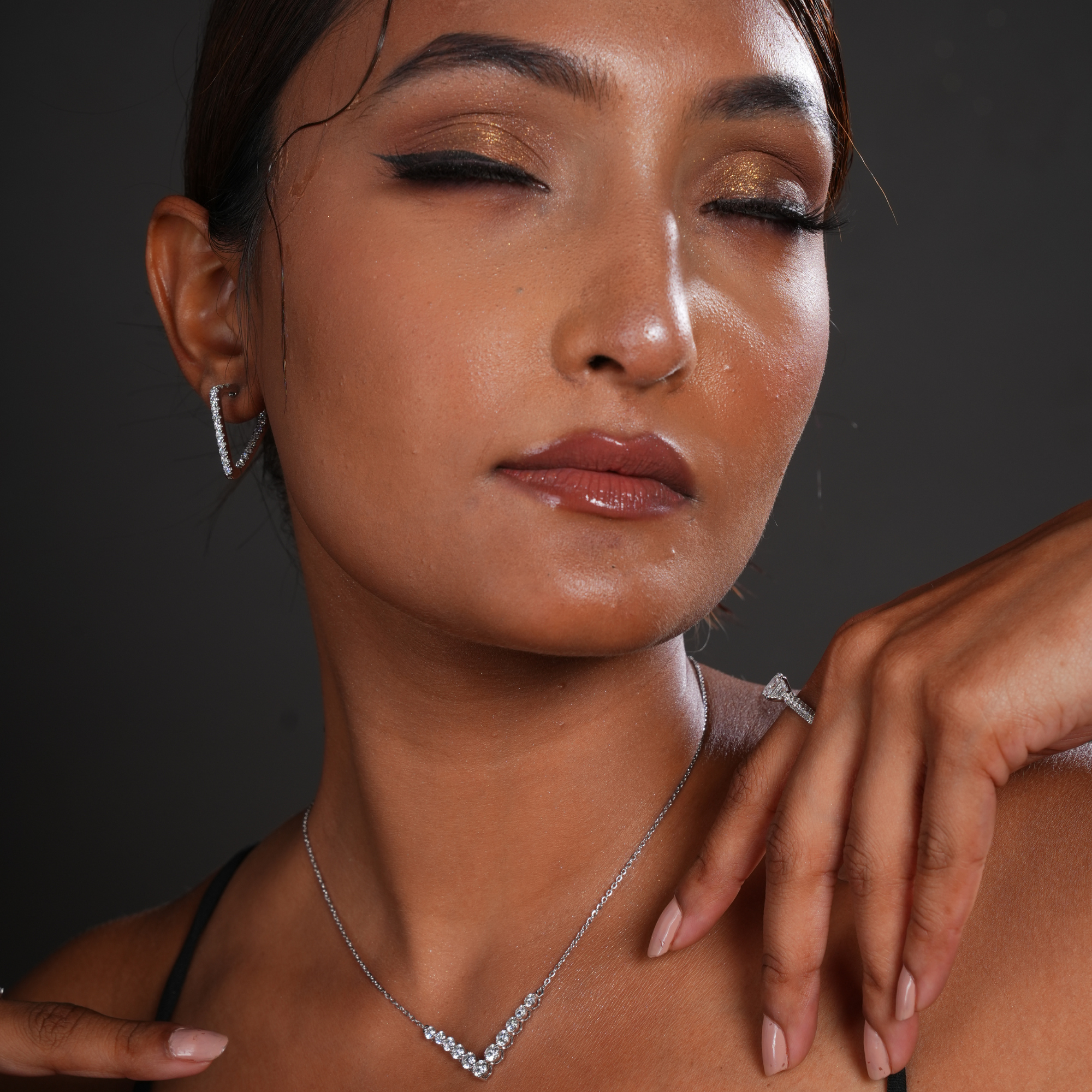 1.5 CT Sylvia Belle Hoop Earrings