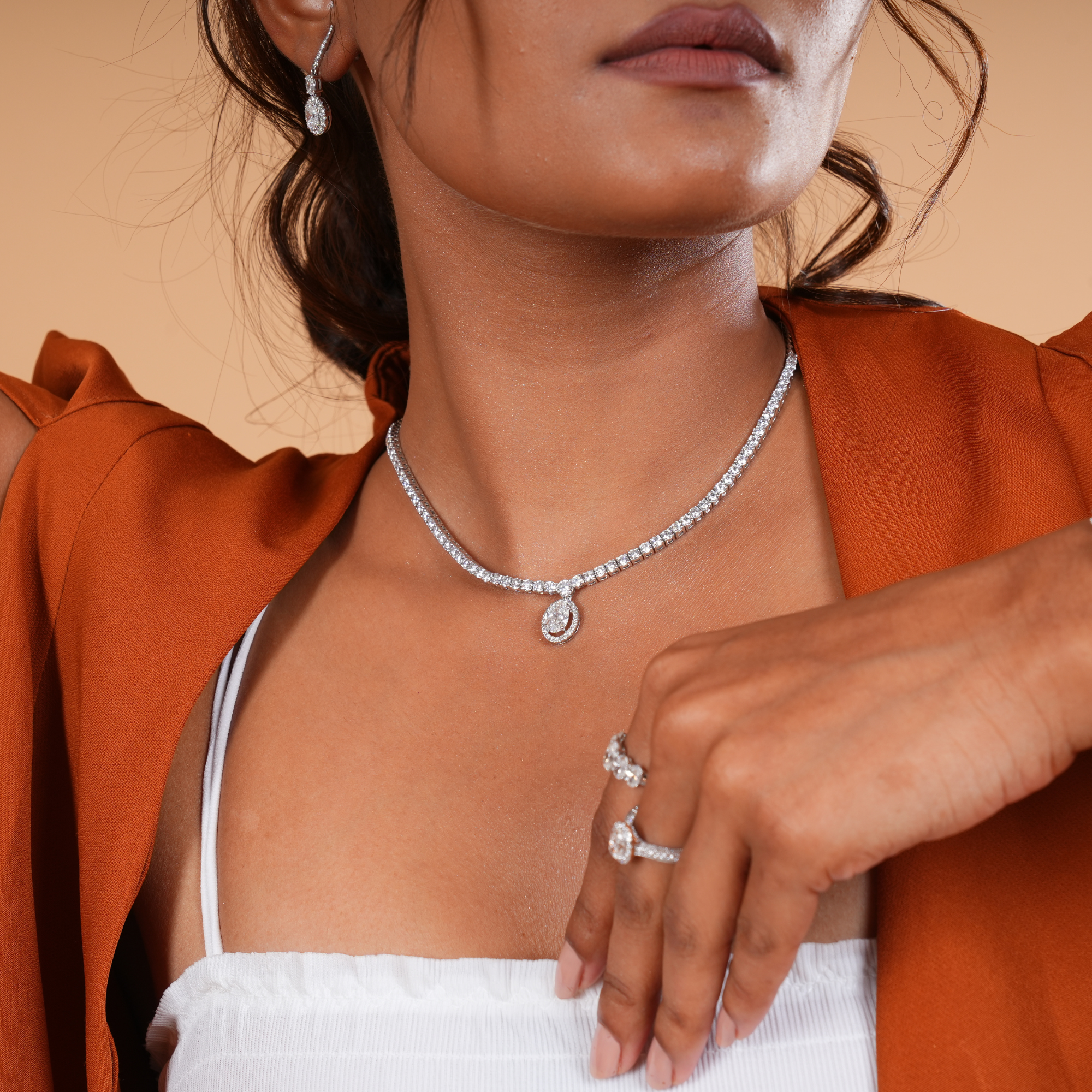 Lustrous Ellipse Diamond Necklace