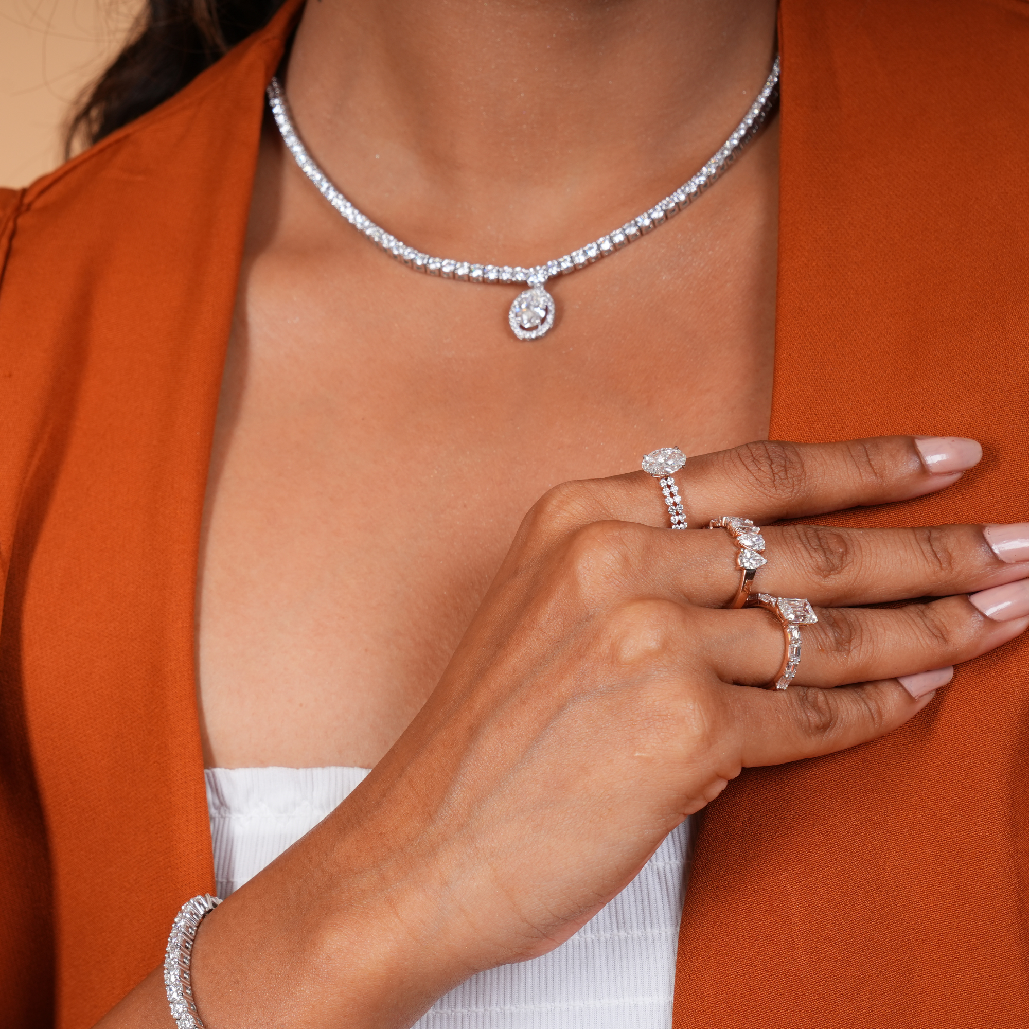 Lustrous Ellipse Diamond Necklace