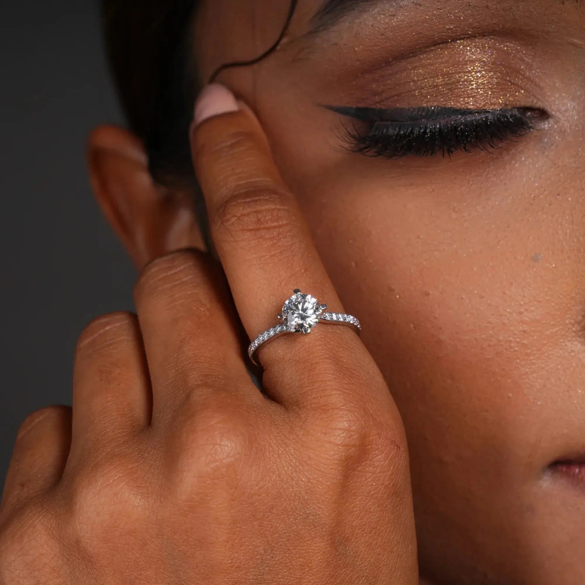 1 CT Luminous Round Solitaire Ring