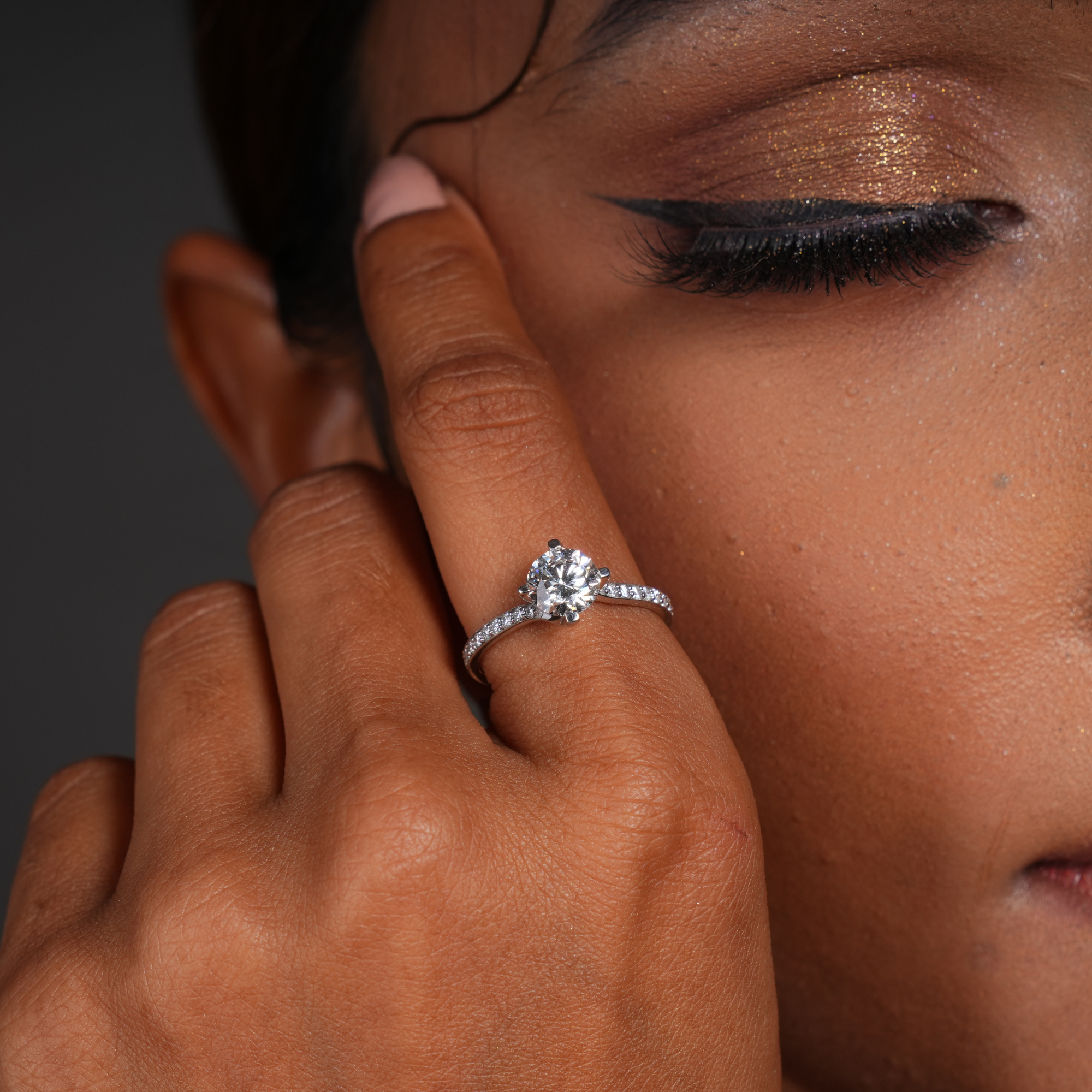 1 CT Luminous Round Solitaire Ring