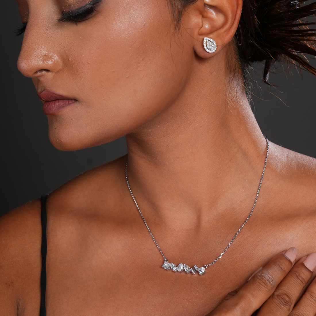 Graceful Quintet Diamond Pendant